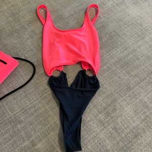 Triangl one piece with bag